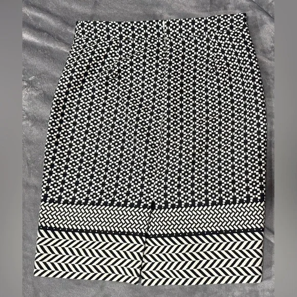J Crew Black and White Patterned Women's Skirt - Picture 4 of 5